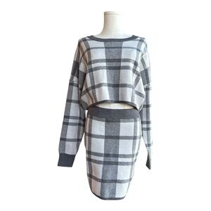MS9 Grey and white plaid stretchy sweater set with skirt size small